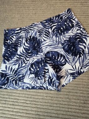 Spanx Twill Pull On Shorts Womens XL Tropical Stretch Inseam 3.5" Casual Comfy